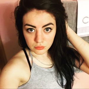 Meet your Posher, Carrie